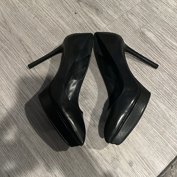 Authentic Saint Laurent Paris Black Leather Heels - Picture 3 of 11